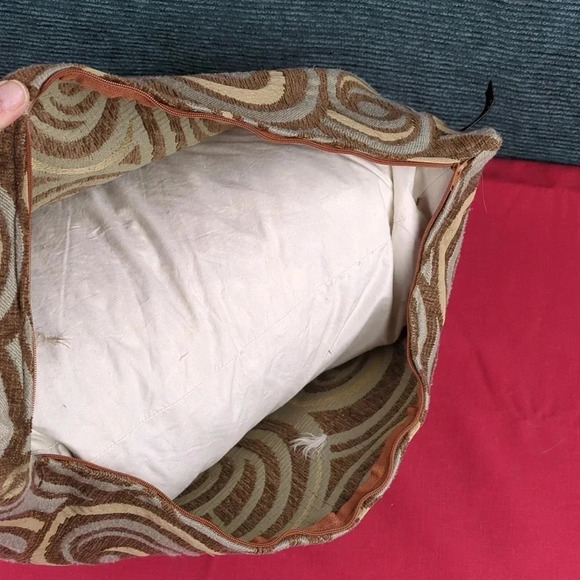 1 Accent Throw Pillow 17" x 17" Swirl Pattern - Picture 6 of 6